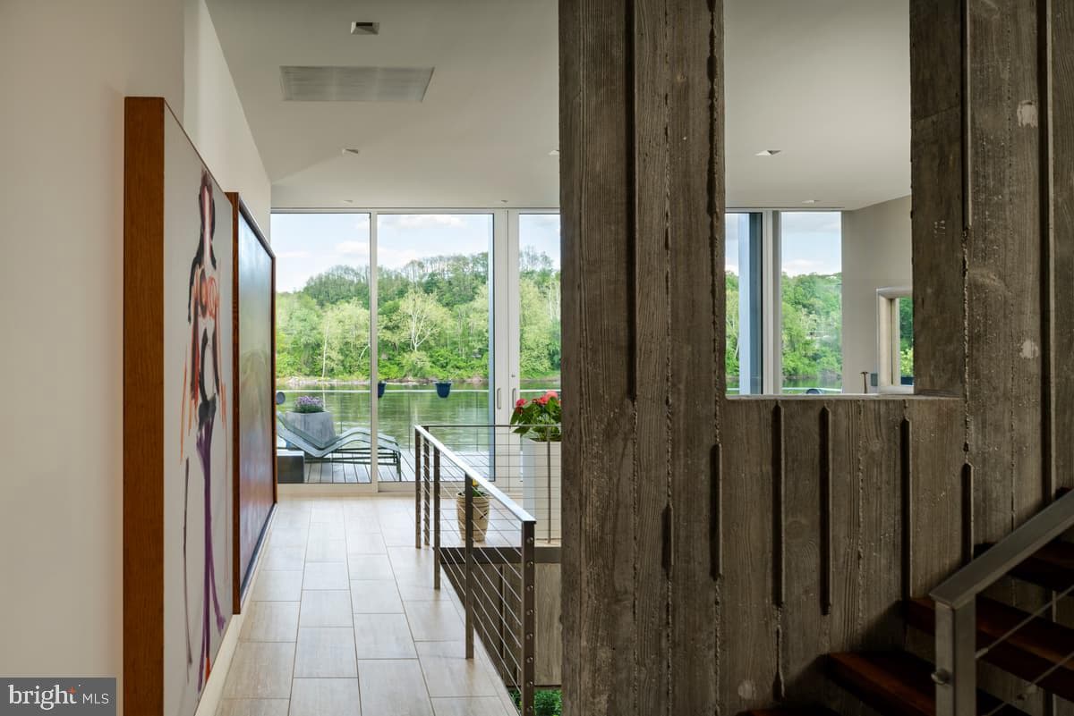 2710 River Road photo 25