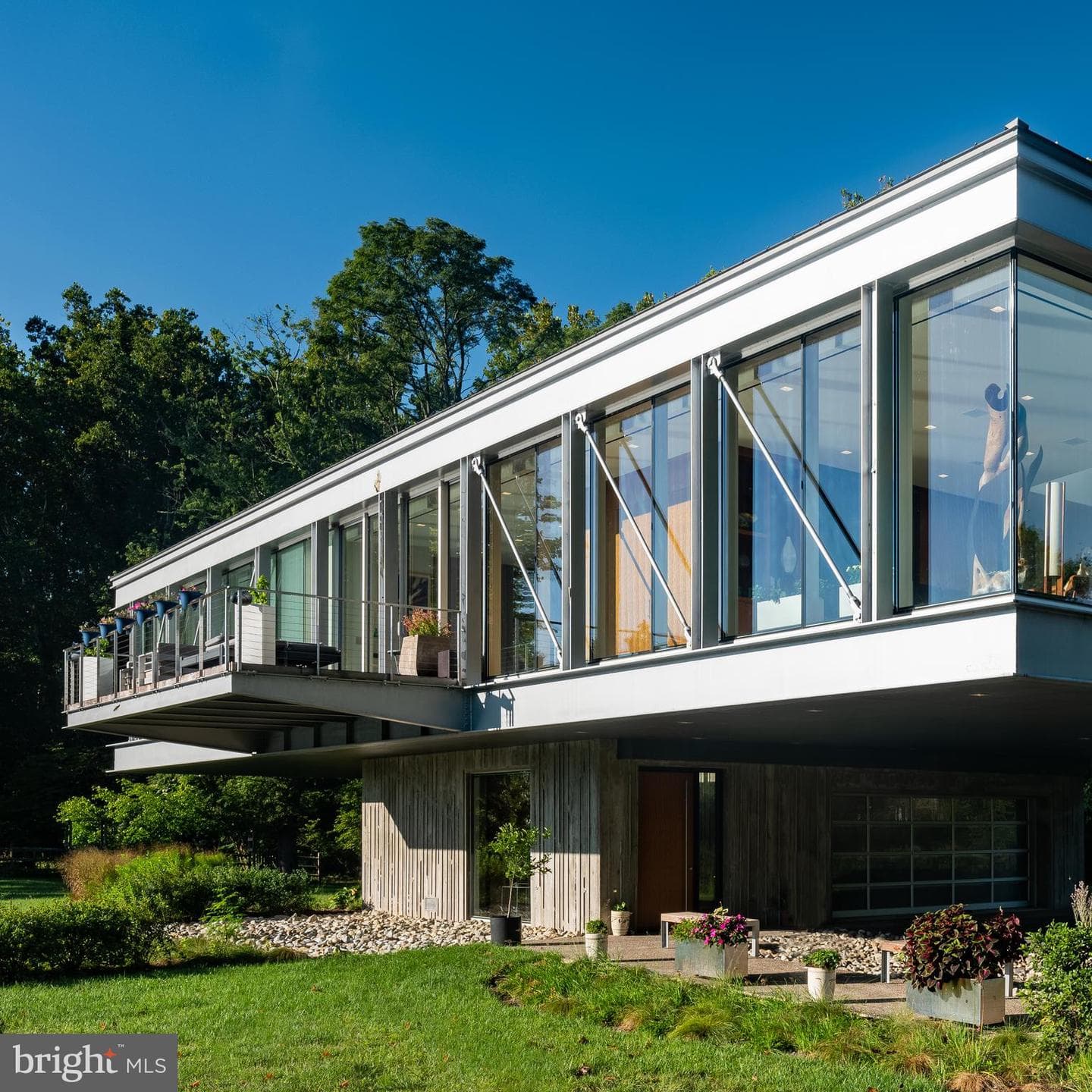 2710 River Road photo 5