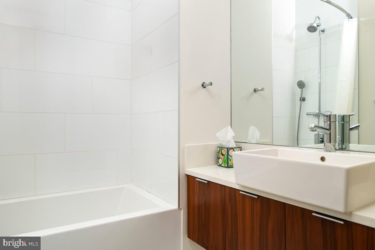 2710 River Road photo 53