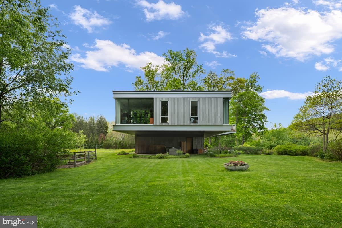 2710 River Road photo 78