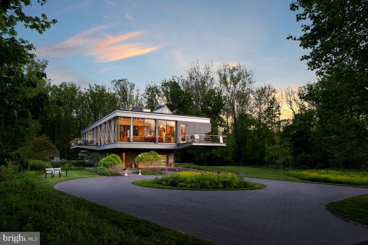 2710 River Road photo 8