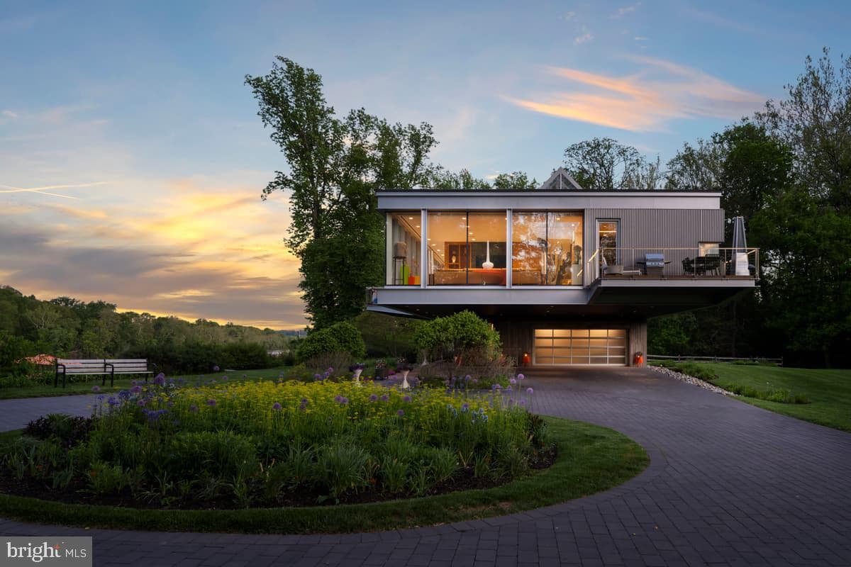 2710 River Road photo 81