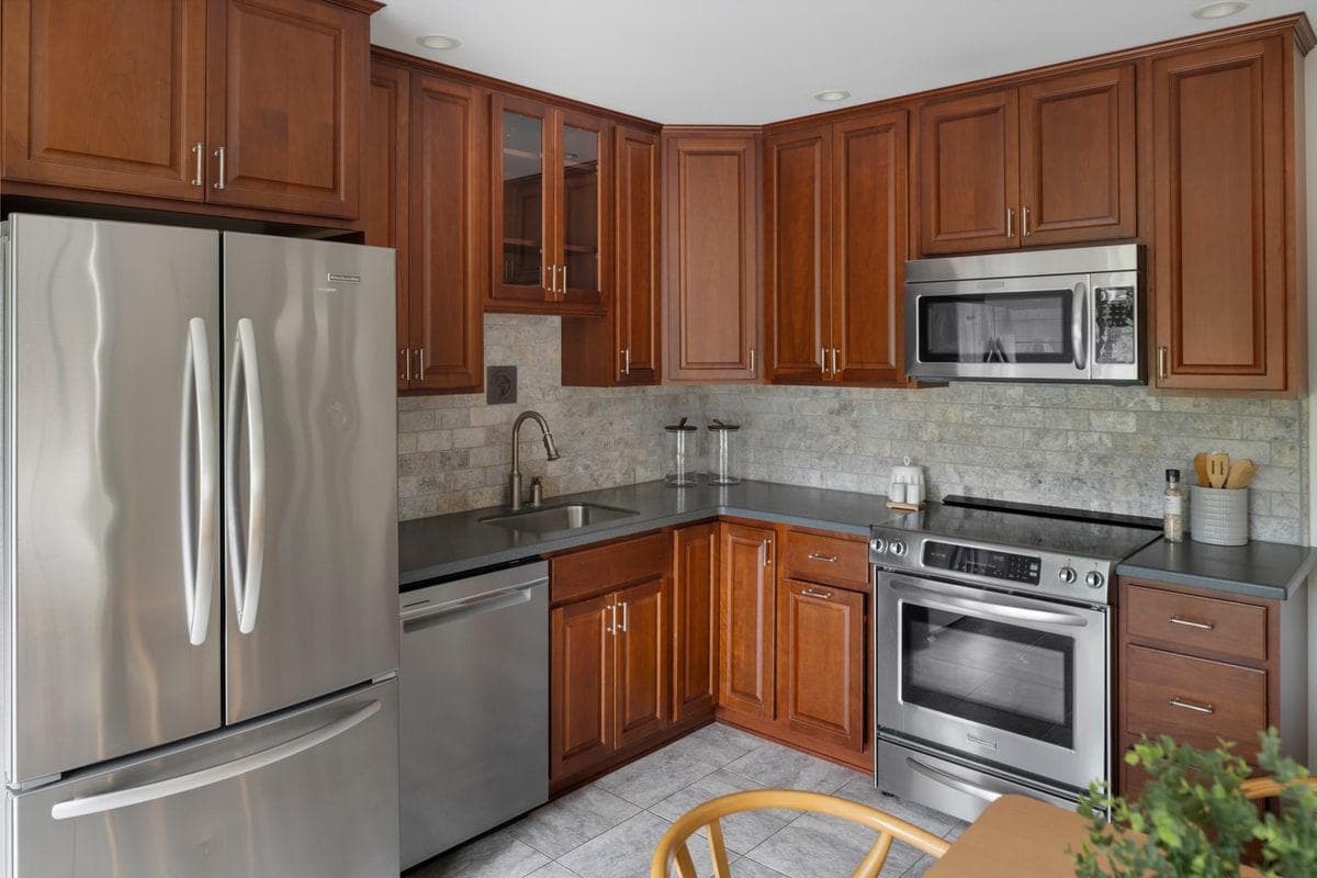 465 E State Street photo 85