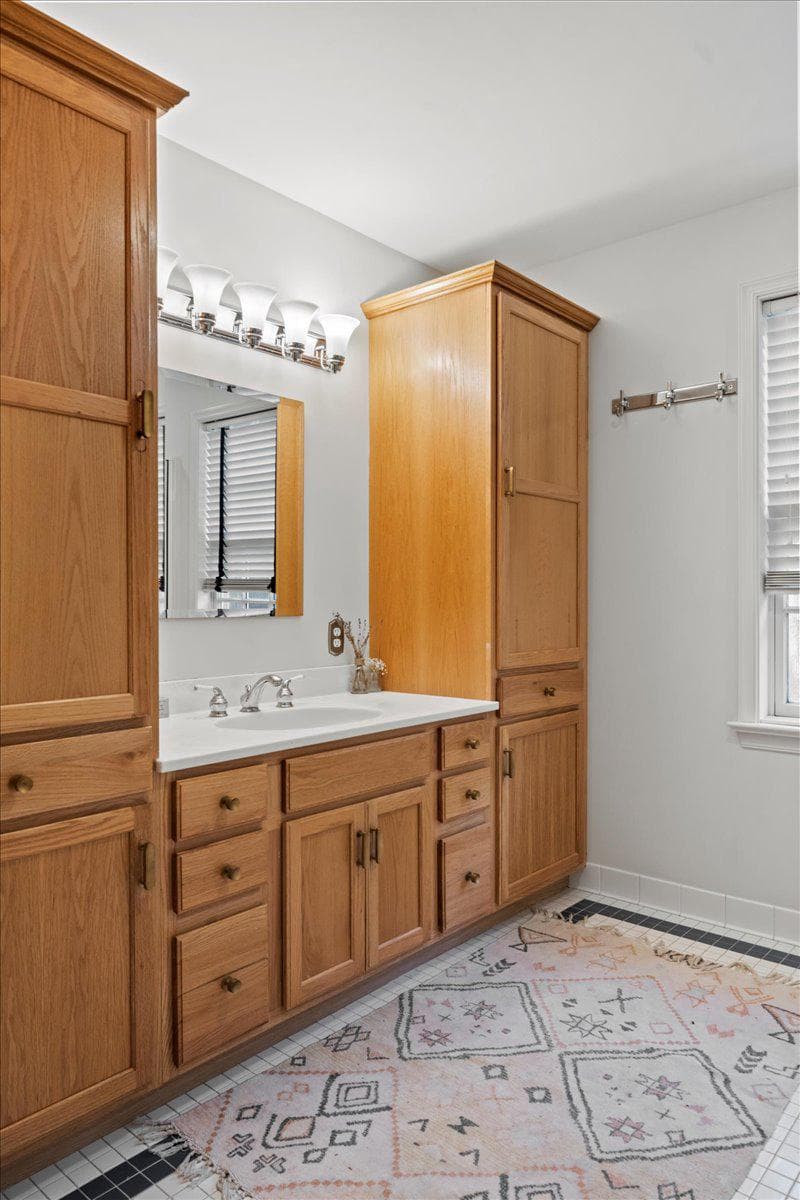 465 E State Street photo 92