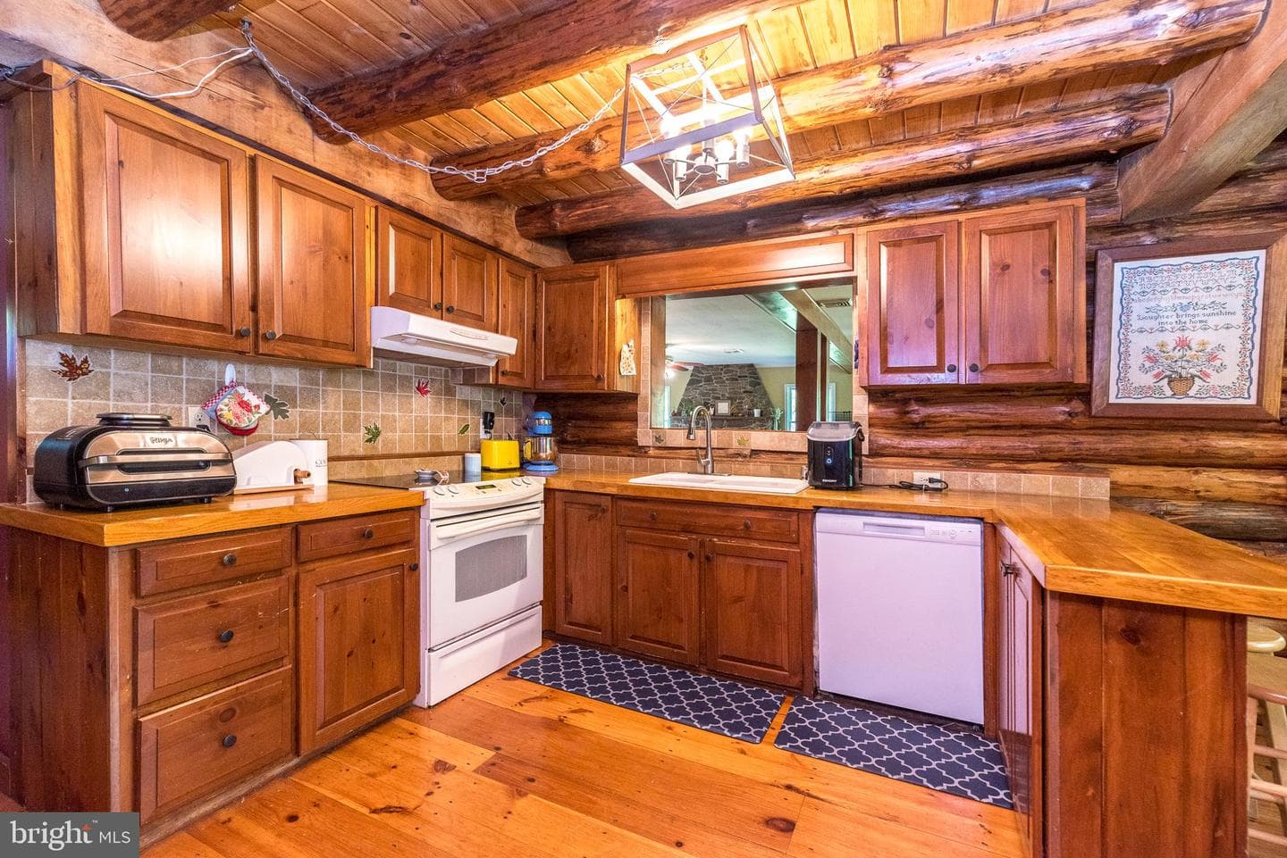 1502 Mission Road photo 12