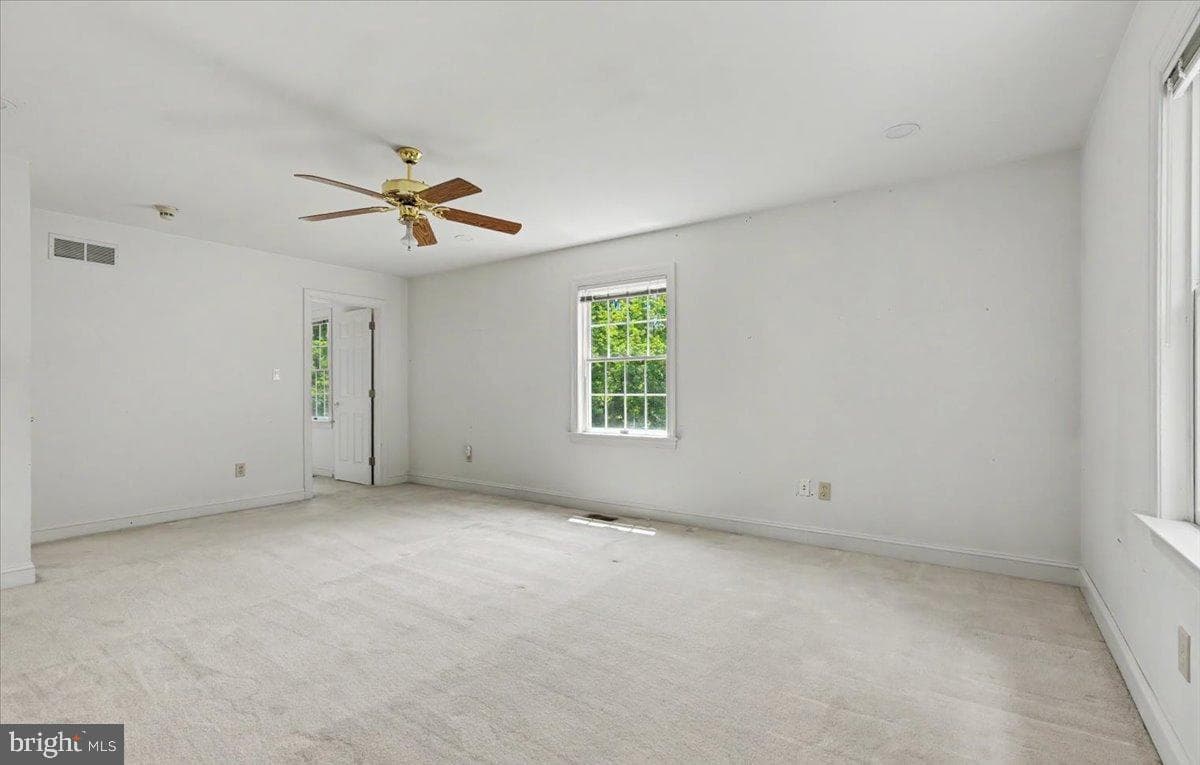 1558 River Road photo 34