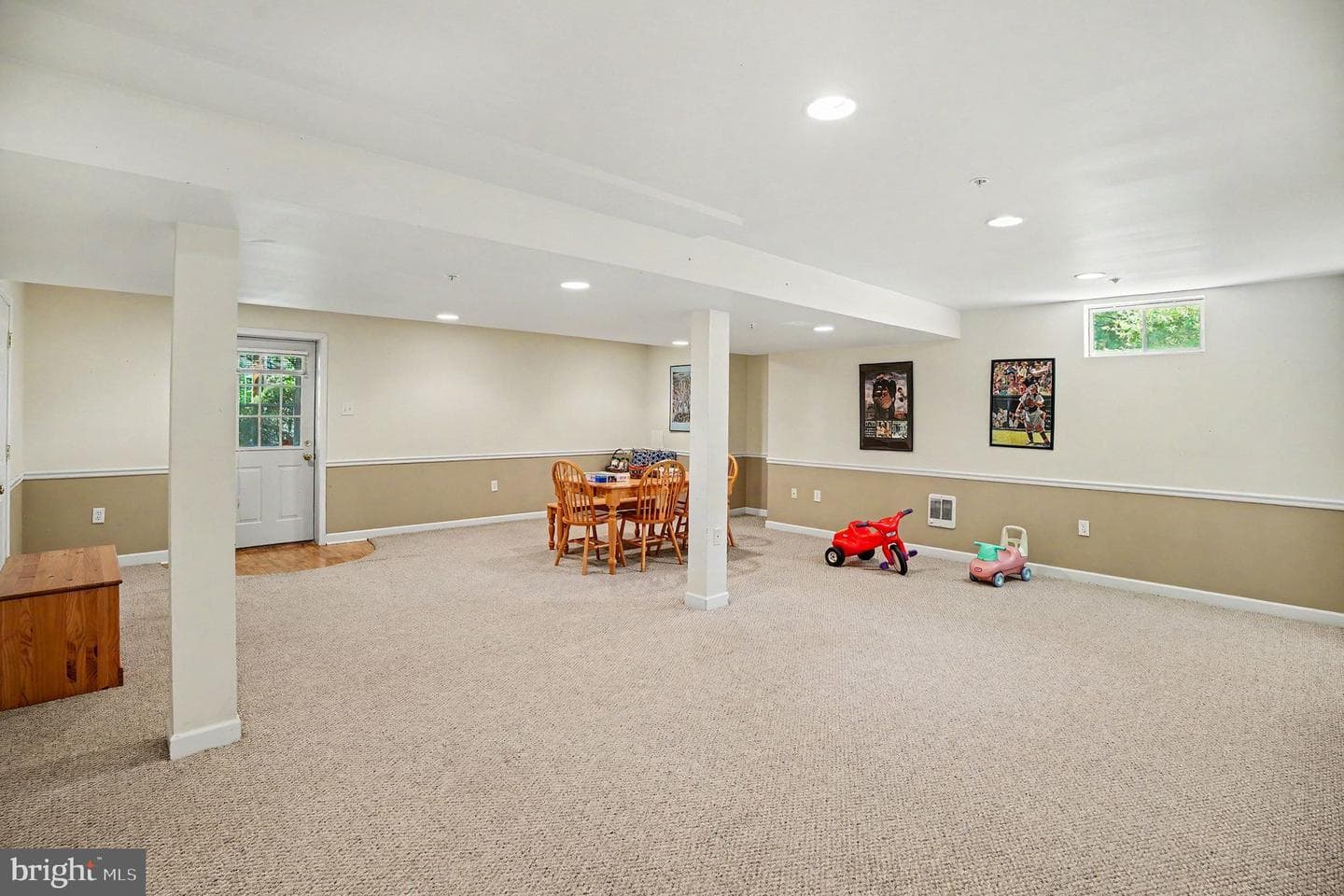 958 Scarlet Oak Drive photo 32