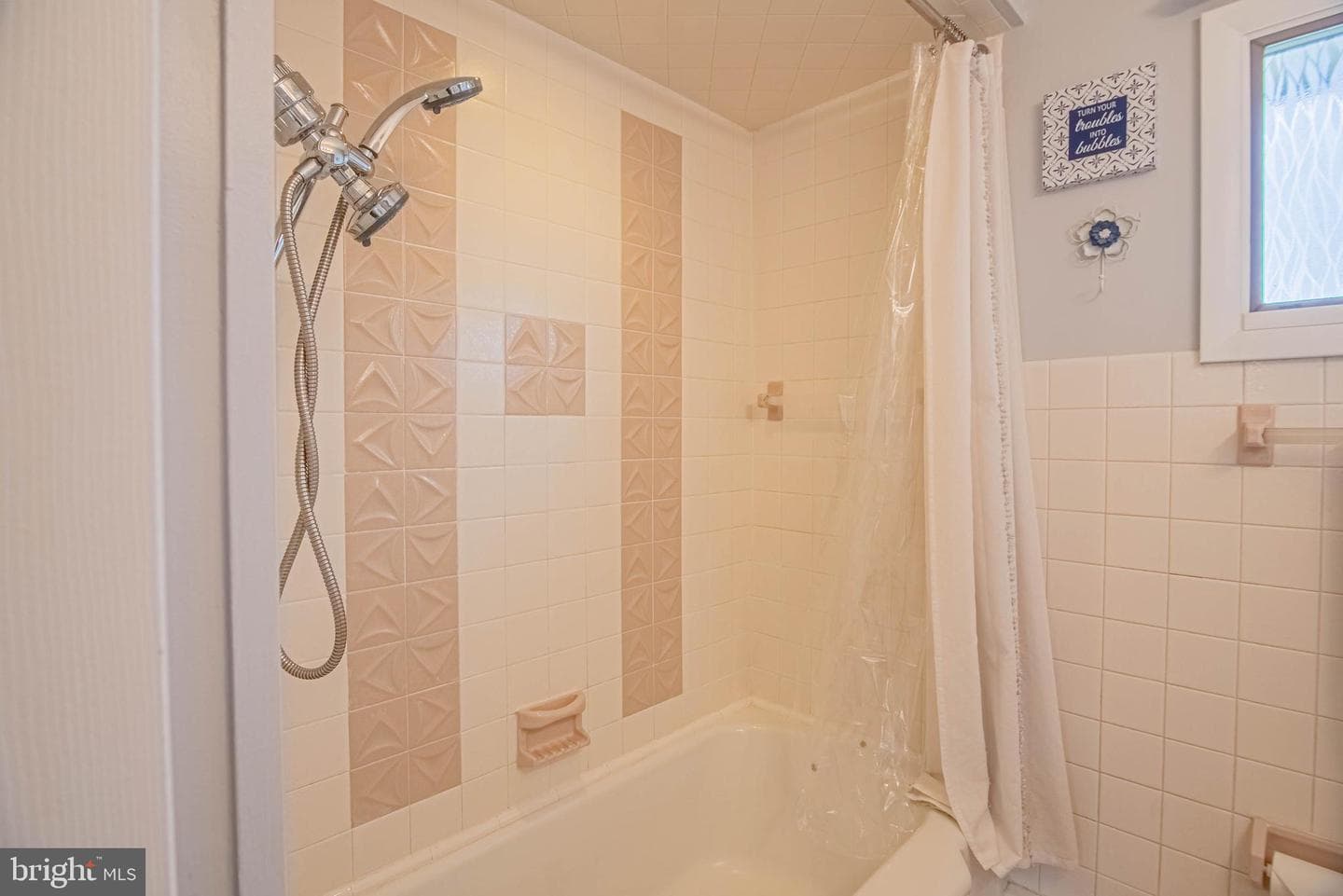 274 Wyandotte Road photo 17