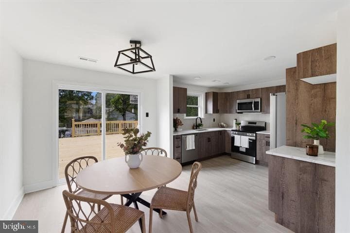 166 N Hawthorne Avenue photo 4