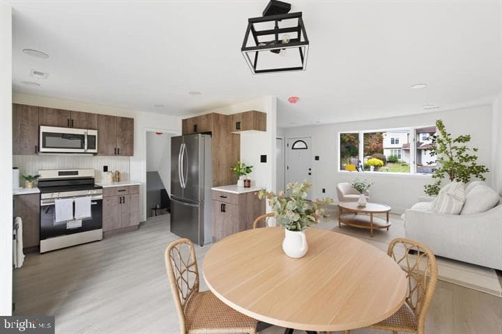 166 N Hawthorne Avenue photo 8
