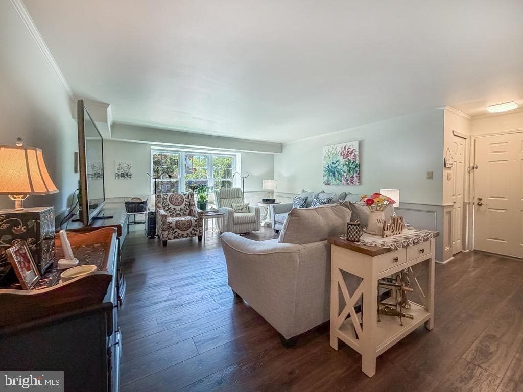 601 Society Place photo 2