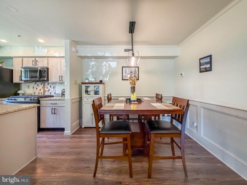 601 Society Place photo 5
