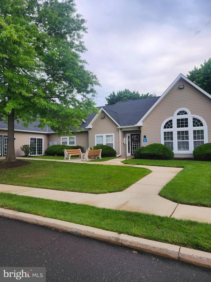 105 Liberty Dr photo 24