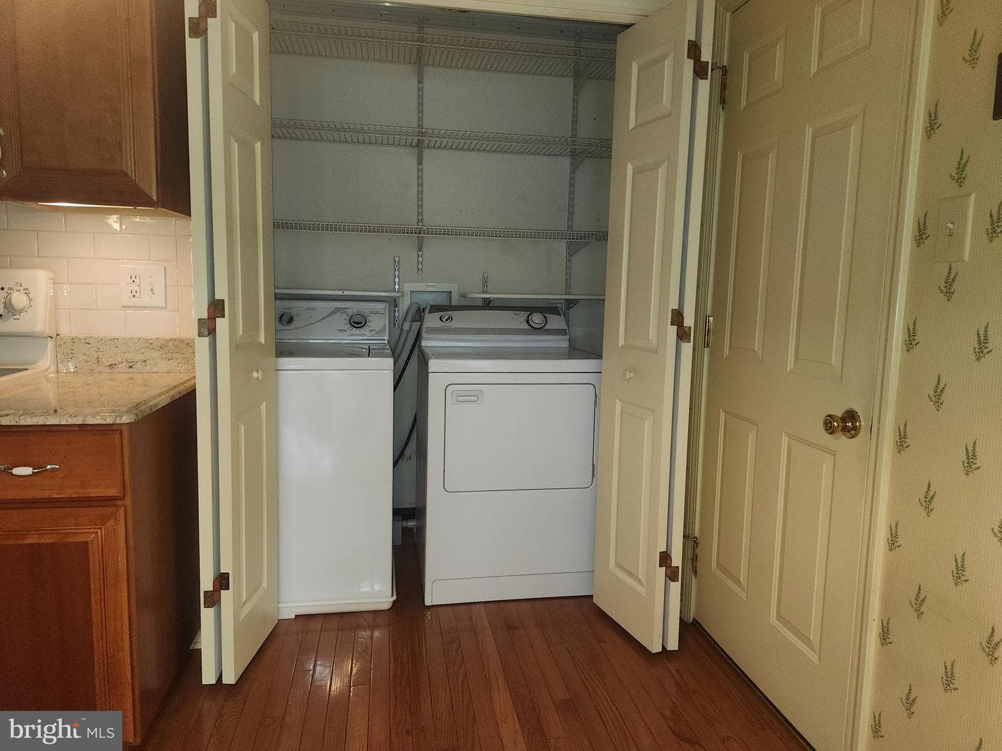 105 Liberty Dr photo 8