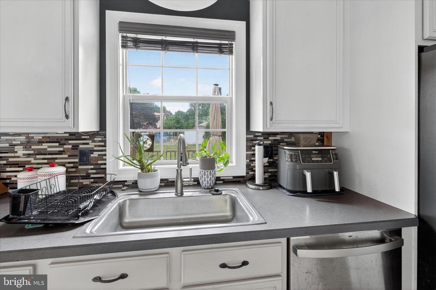 280 Olive Street photo 23