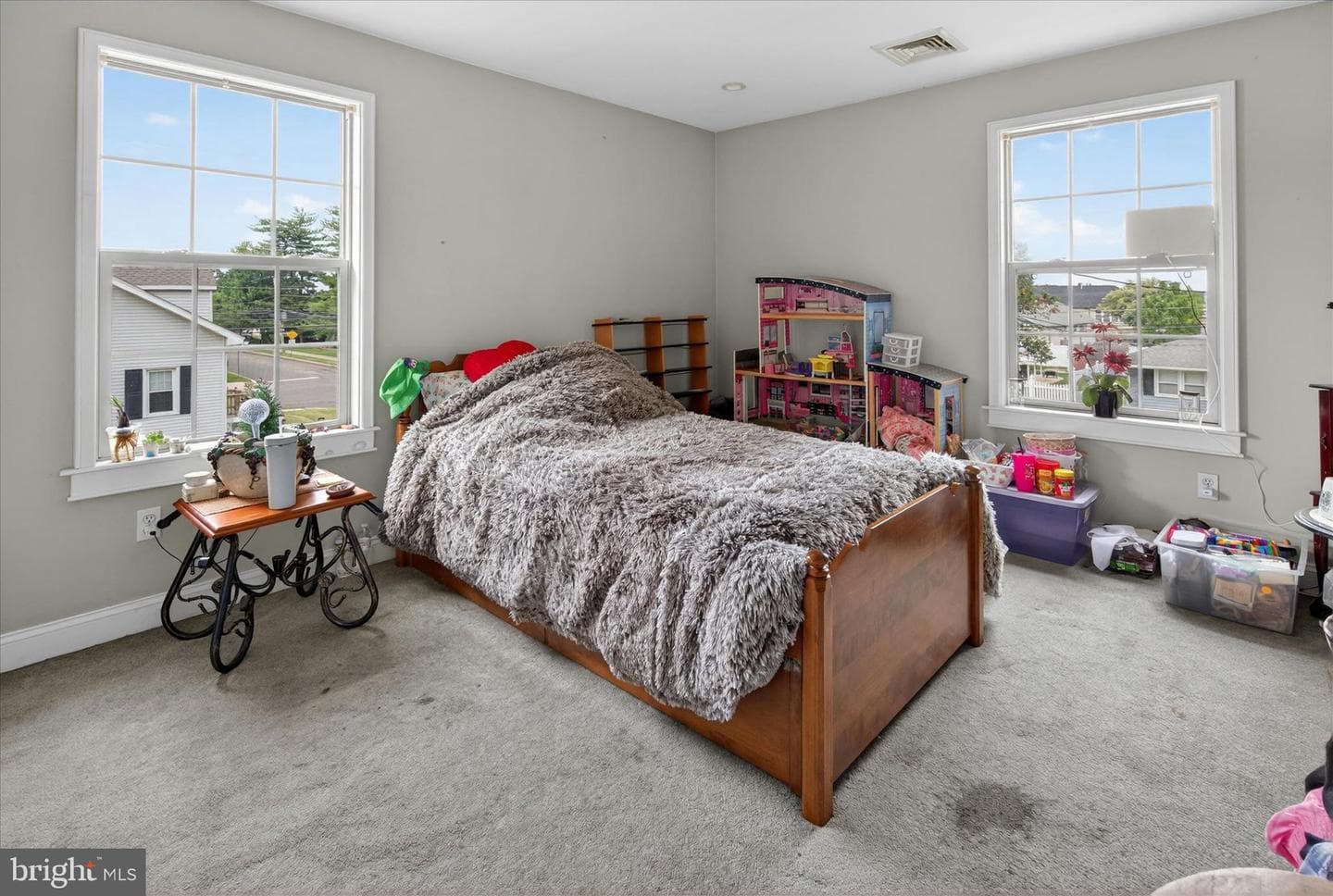 280 Olive Street photo 36