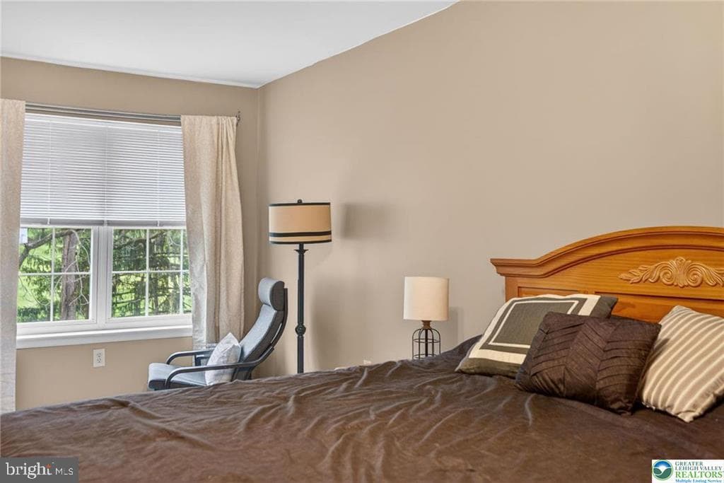 204 Hampshire Drive photo 28