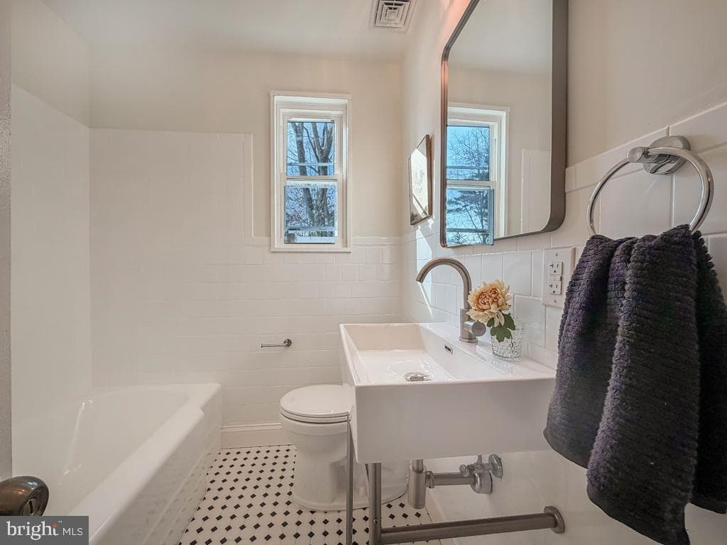 101 Walnut Lane photo 31