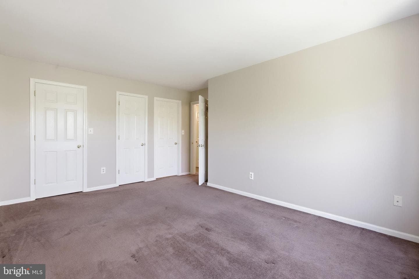 702 Eaton Court photo 12