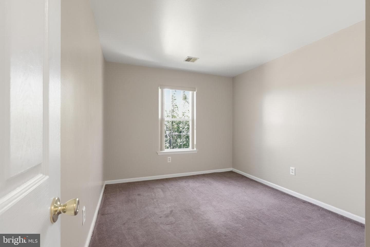 702 Eaton Court photo 17