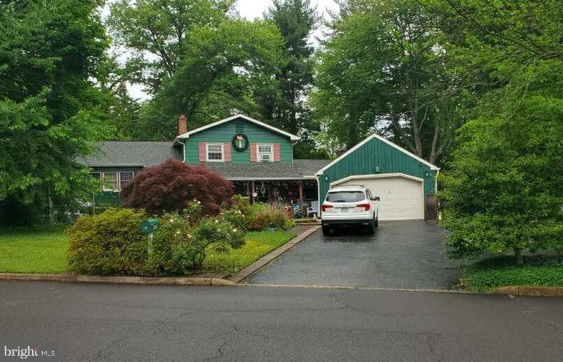 700 Gordon Drive, Yardley