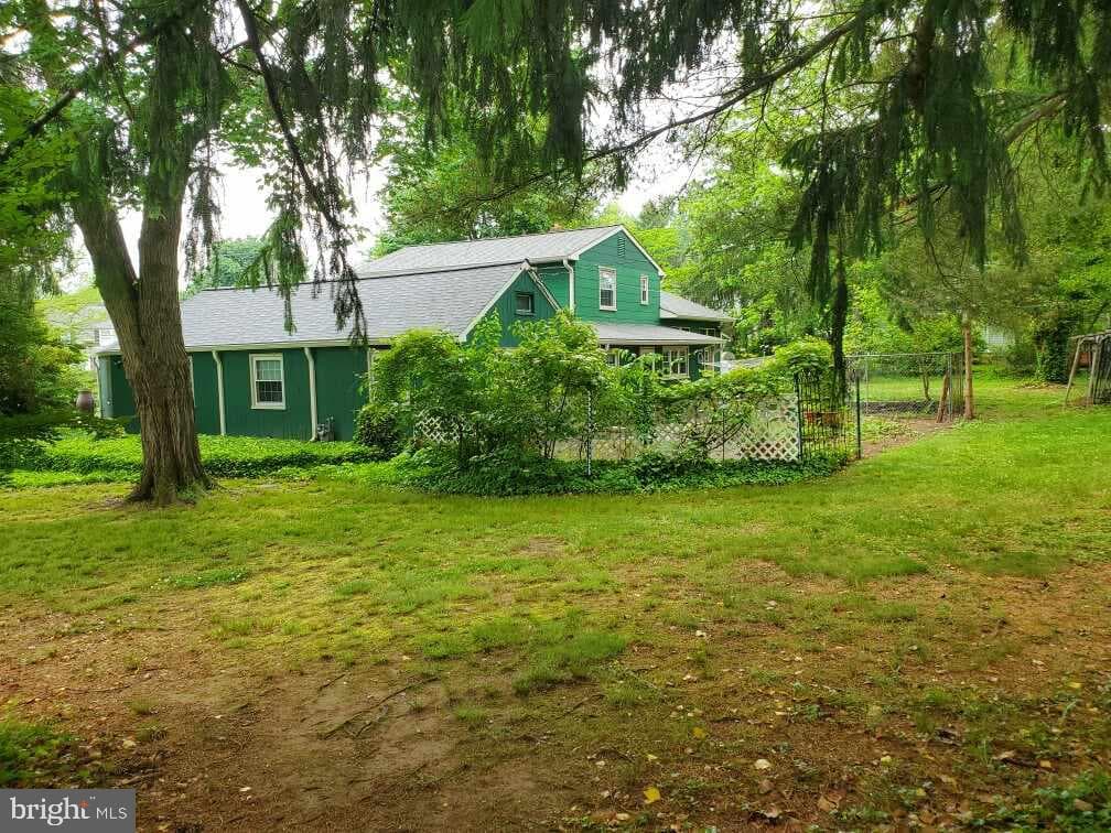 700 Gordon Drive photo 3