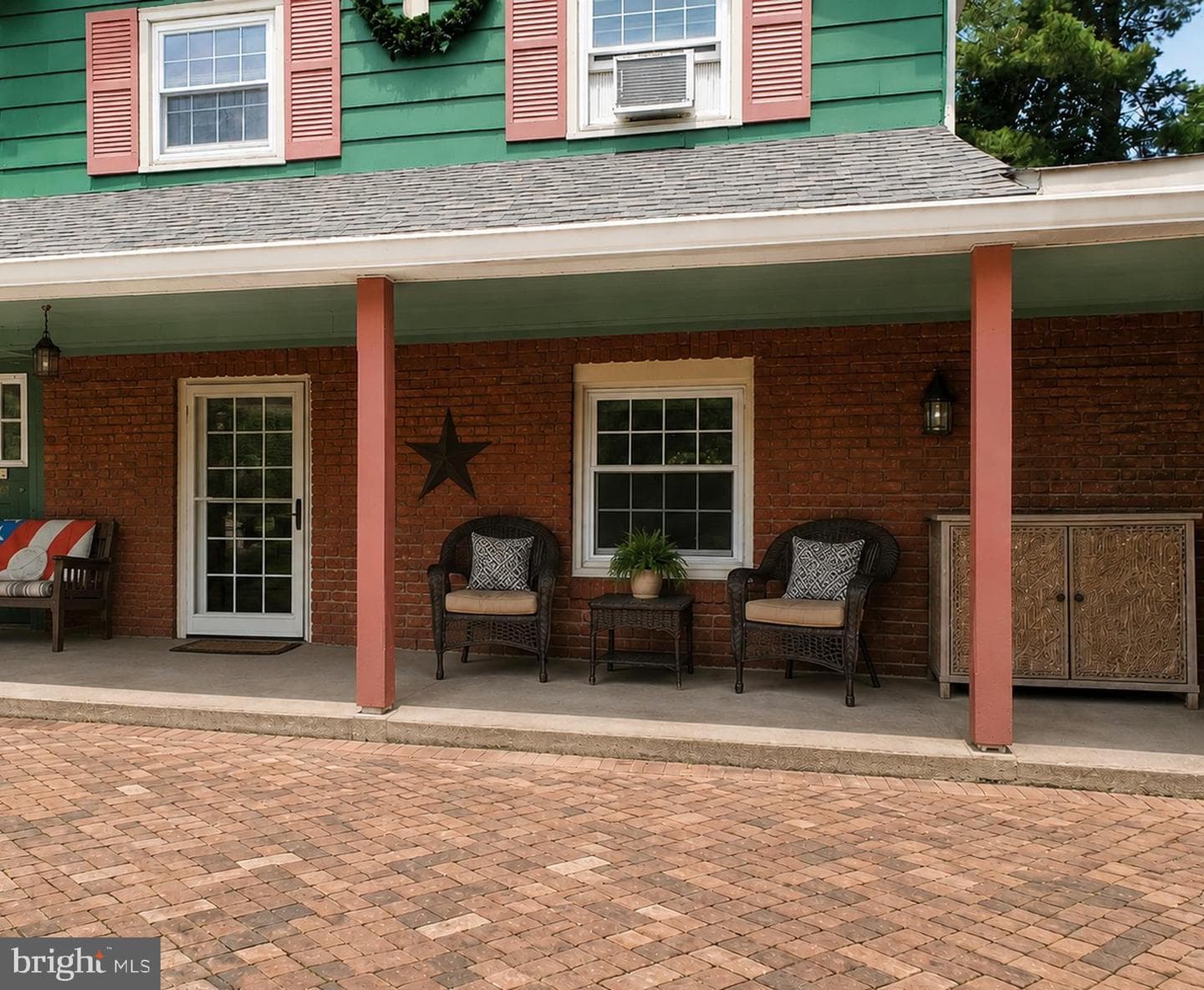 700 Gordon Drive photo 6