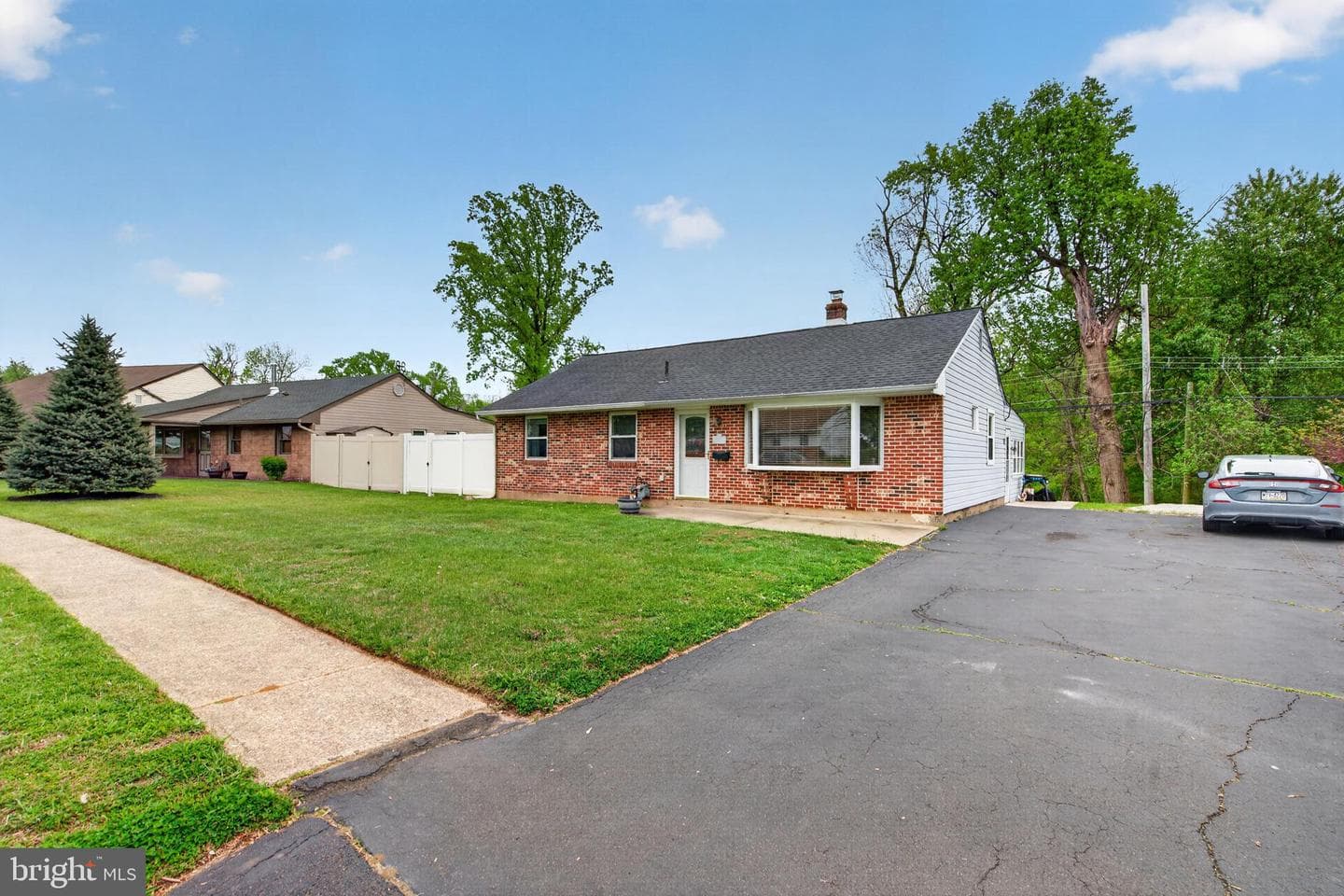 3528 Windsor Drive photo 2
