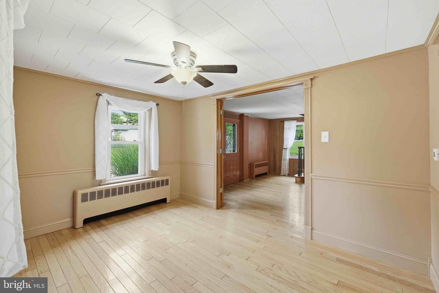370 Maple Avenue photo 11