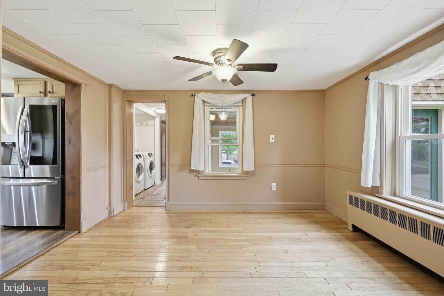 370 Maple Avenue photo 13