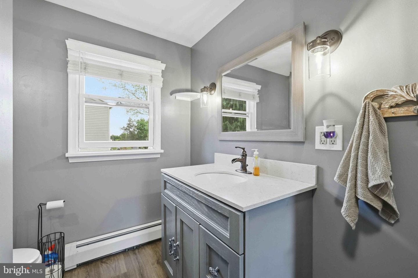 370 Maple Avenue photo 32
