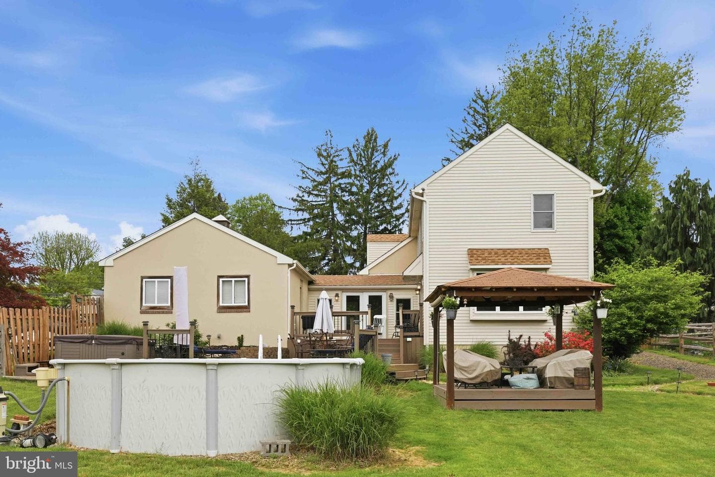 370 Maple Avenue photo 37