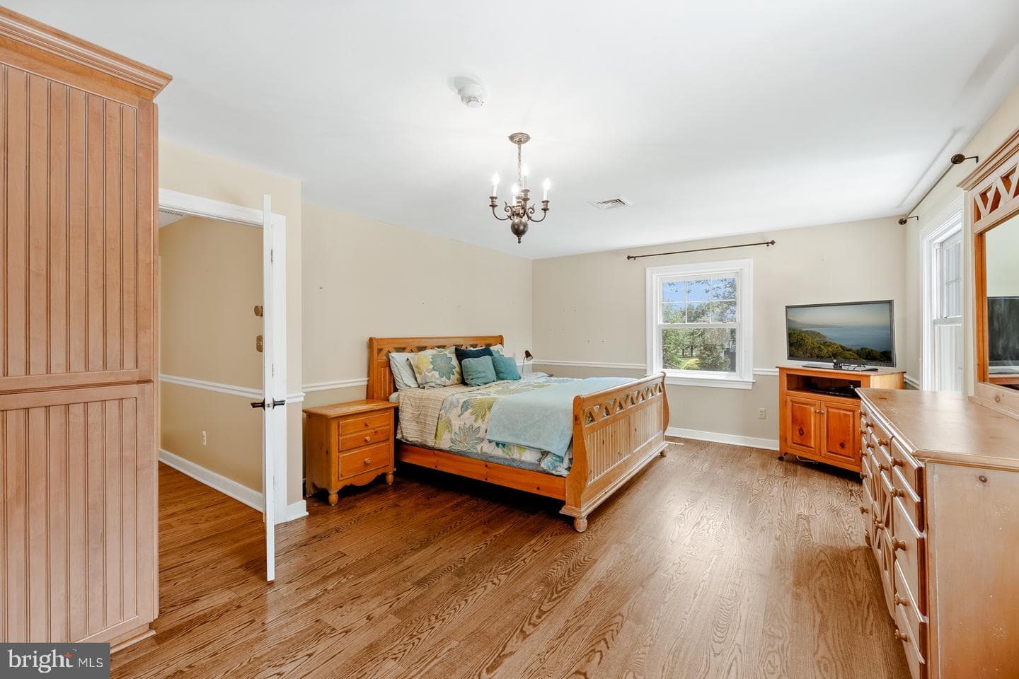 290 Foxcroft Drive photo 39