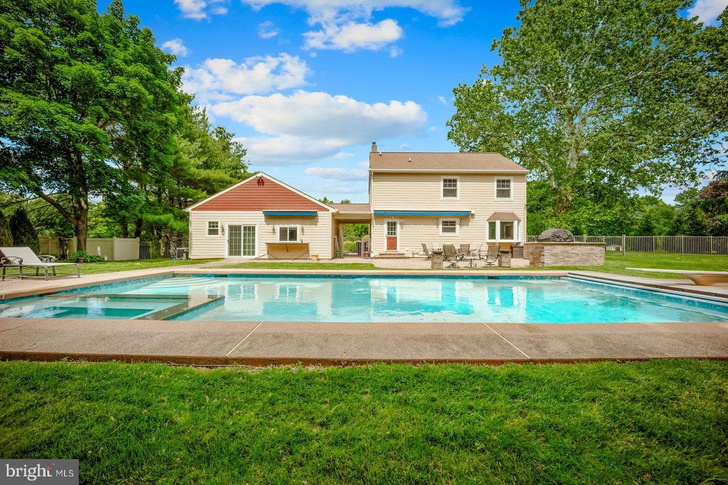 290 Foxcroft Drive photo 82