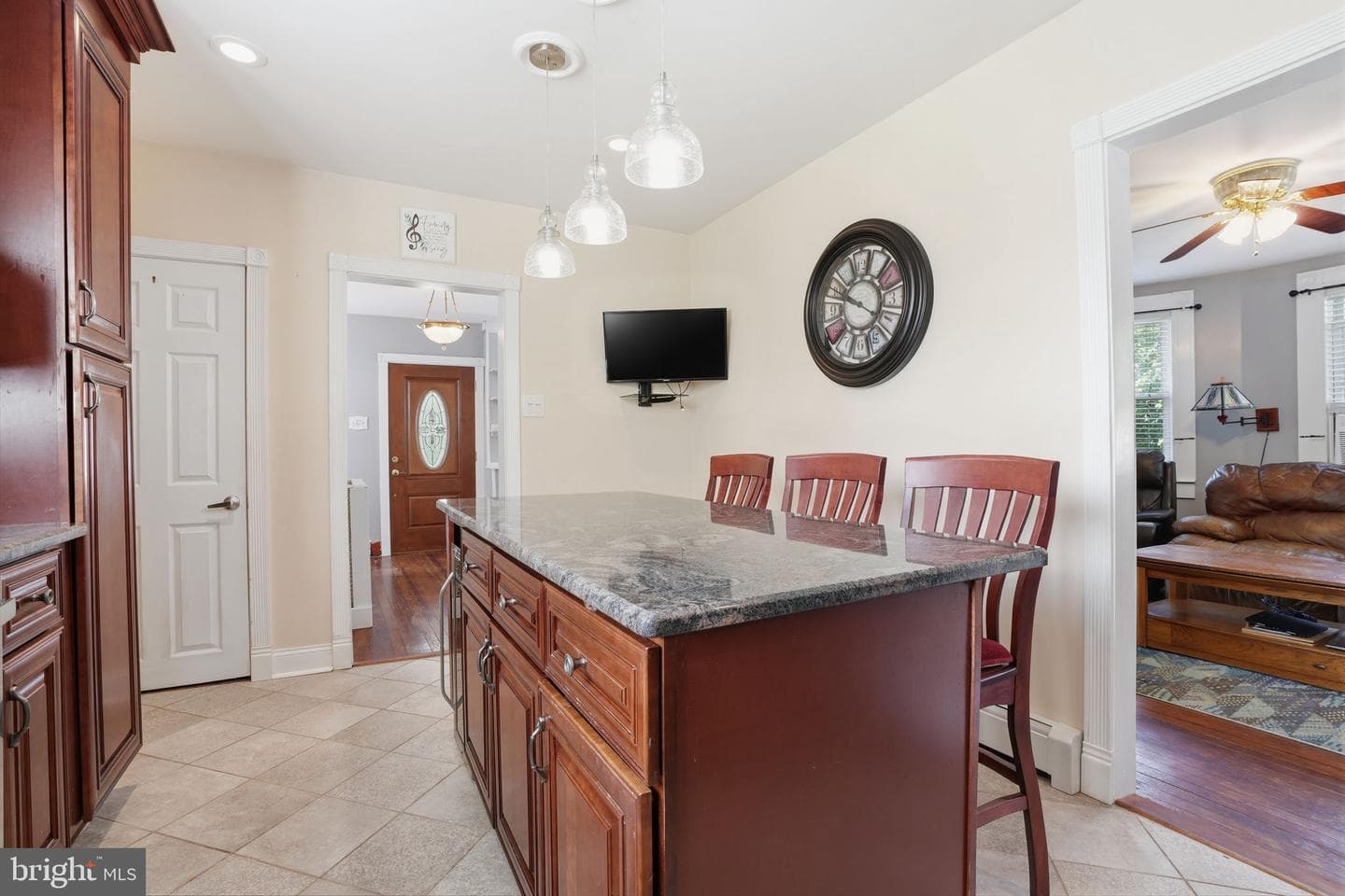 49 Maple Avenue photo 12