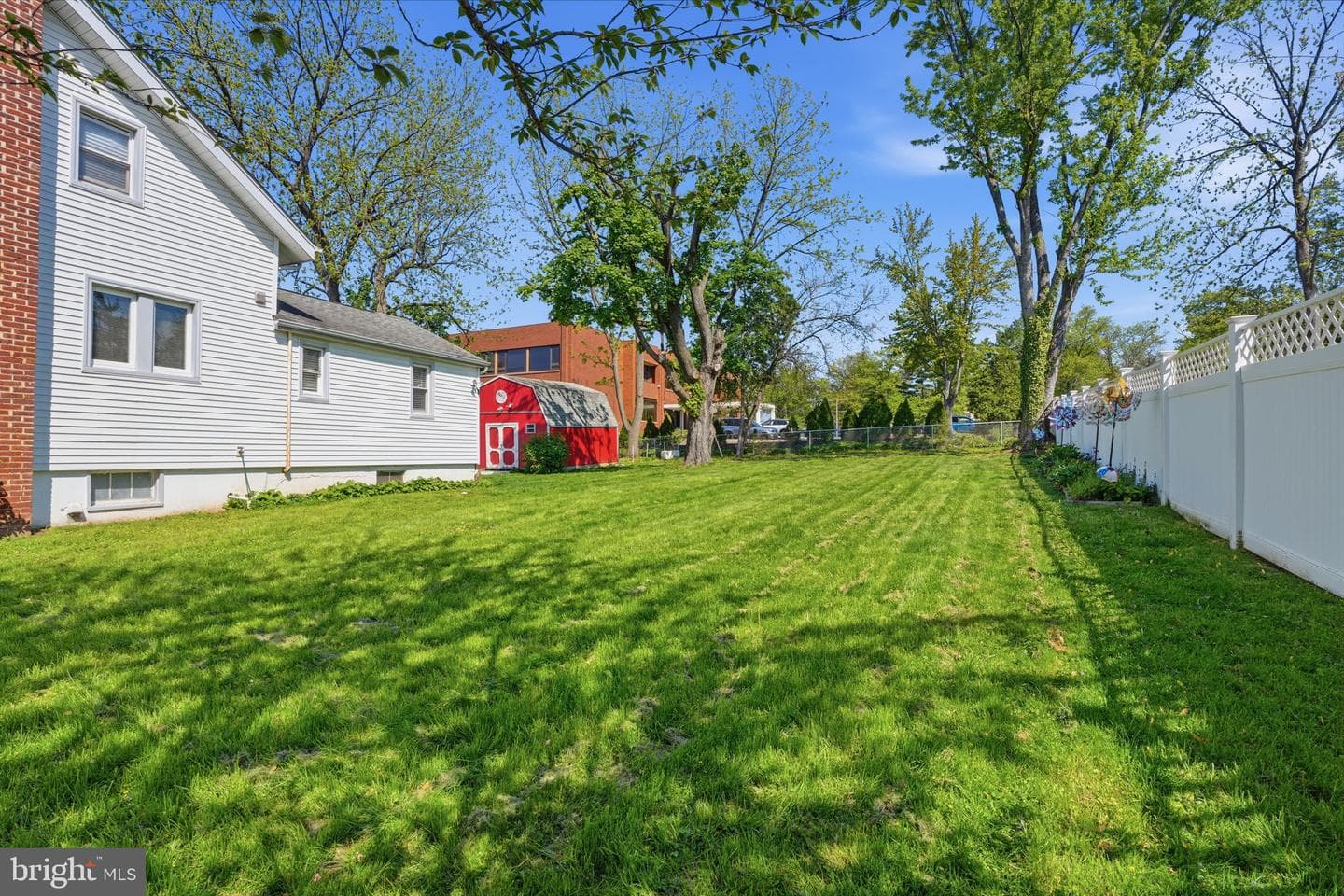 49 Maple Avenue photo 34