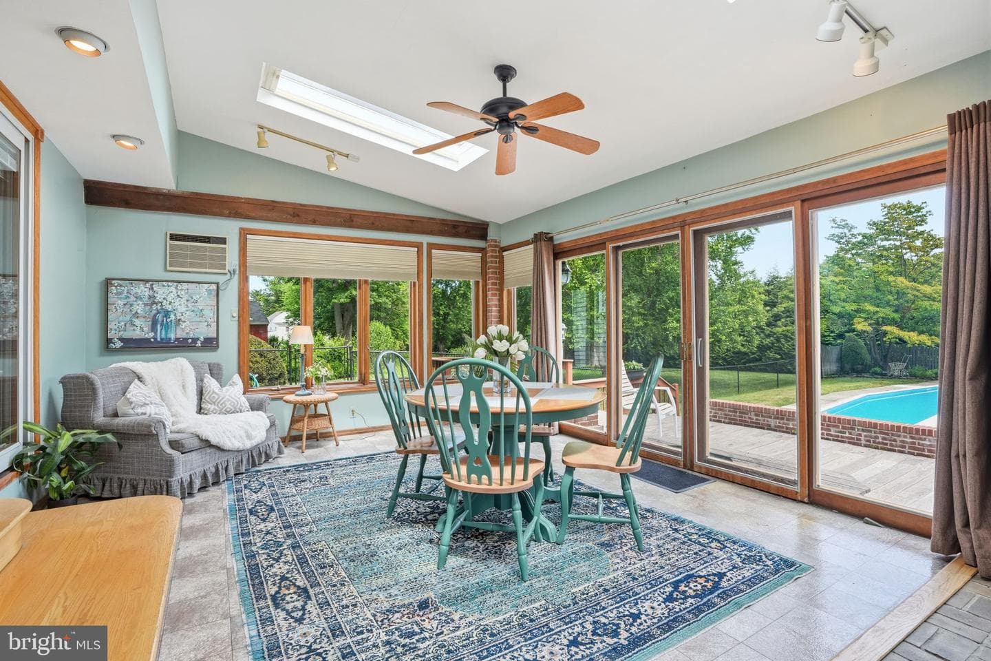 5986 Washington Ln photo 14