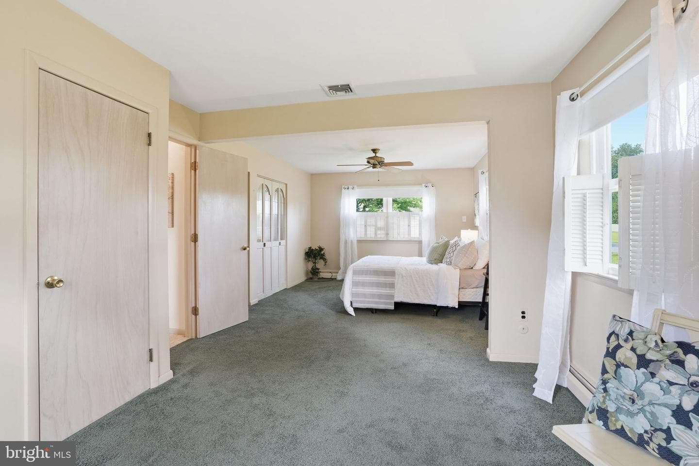 5986 Washington Ln photo 17
