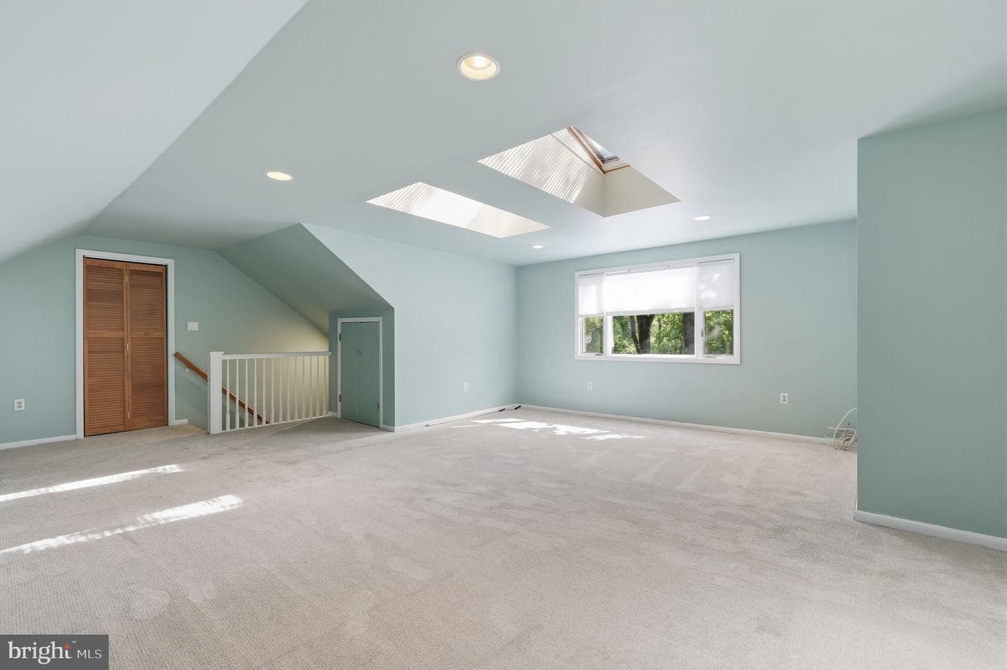 207 W Ferry Road photo 32