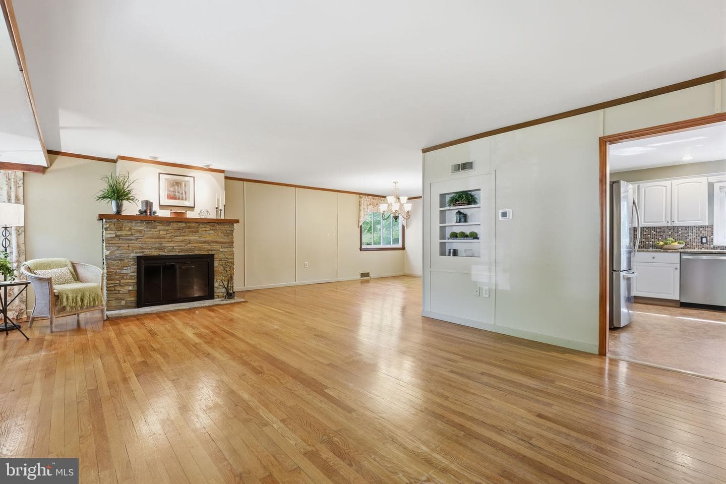 207 W Ferry Road photo 8