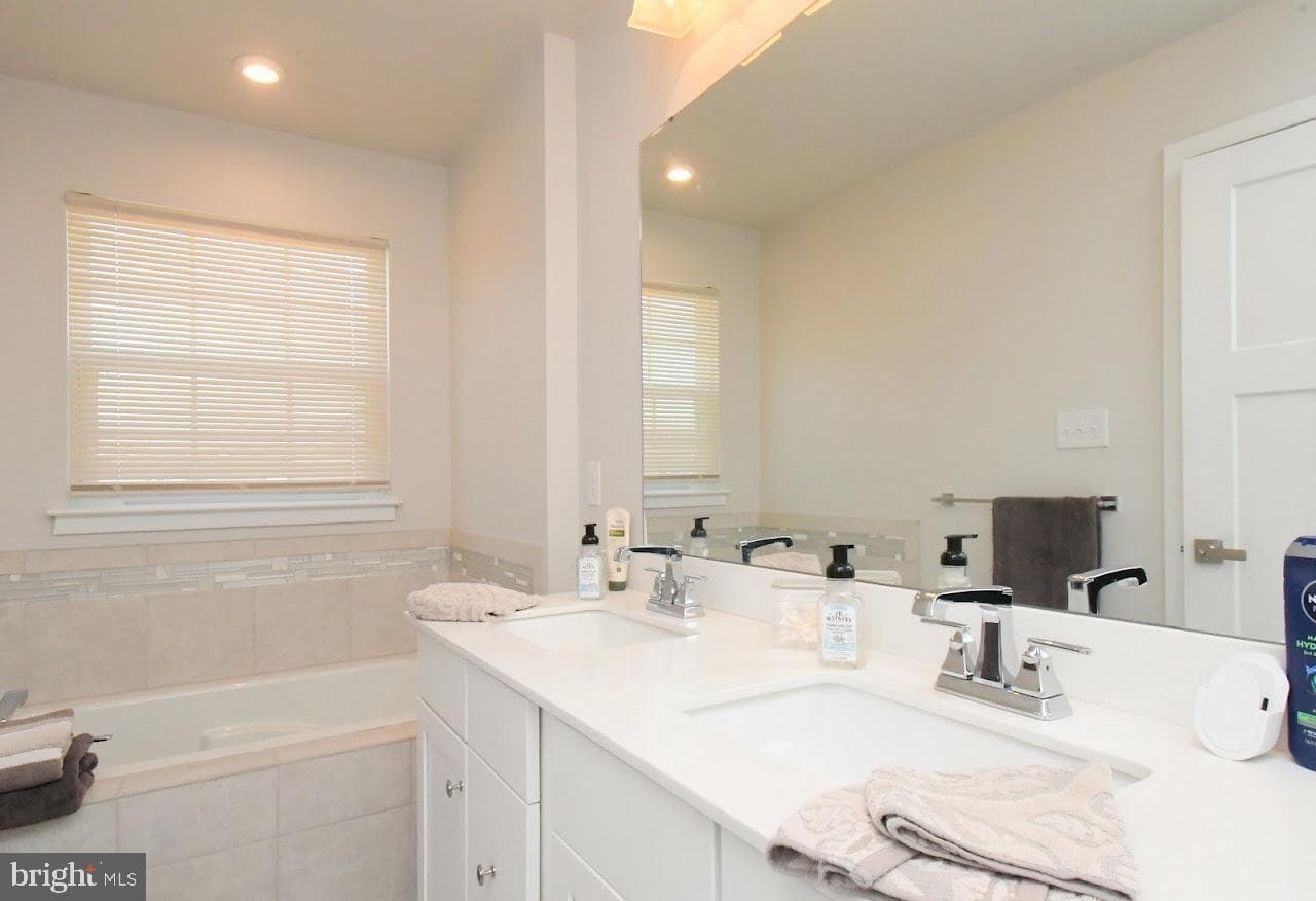 158 Bishop Way photo 28