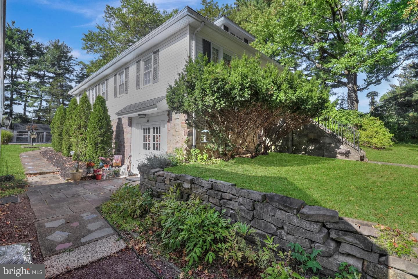 713 Ardsley Court photo 4