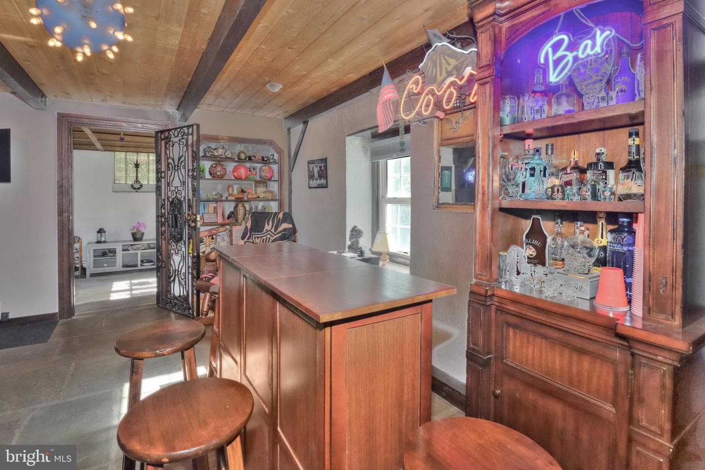 713 Ardsley Court photo 44