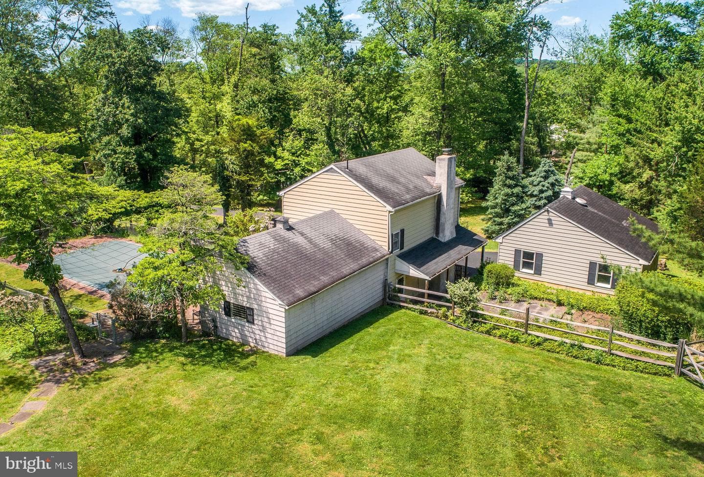 2349 Valley Road photo 11
