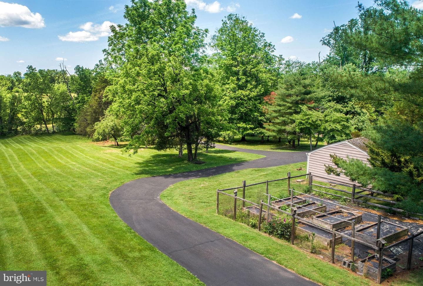 2349 Valley Road photo 12