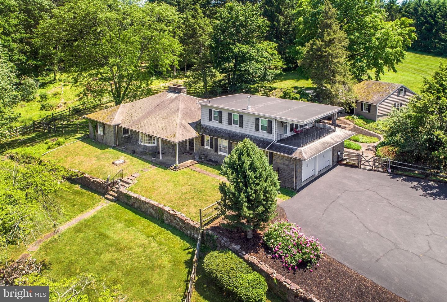 2349 Valley Road, Jamison
