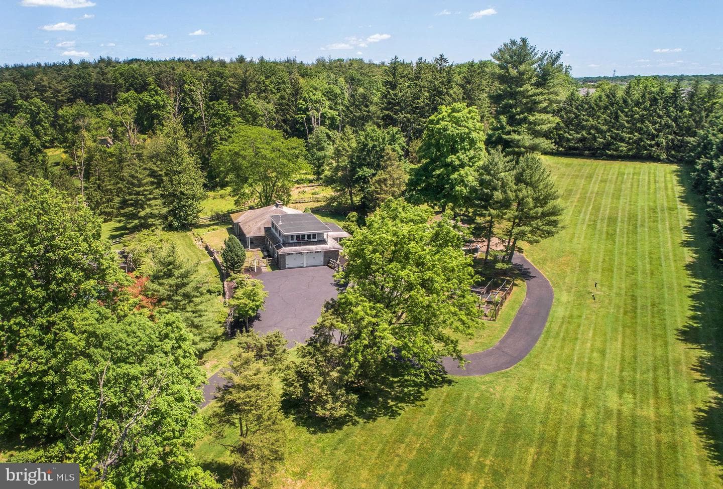 2349 Valley Road photo 4