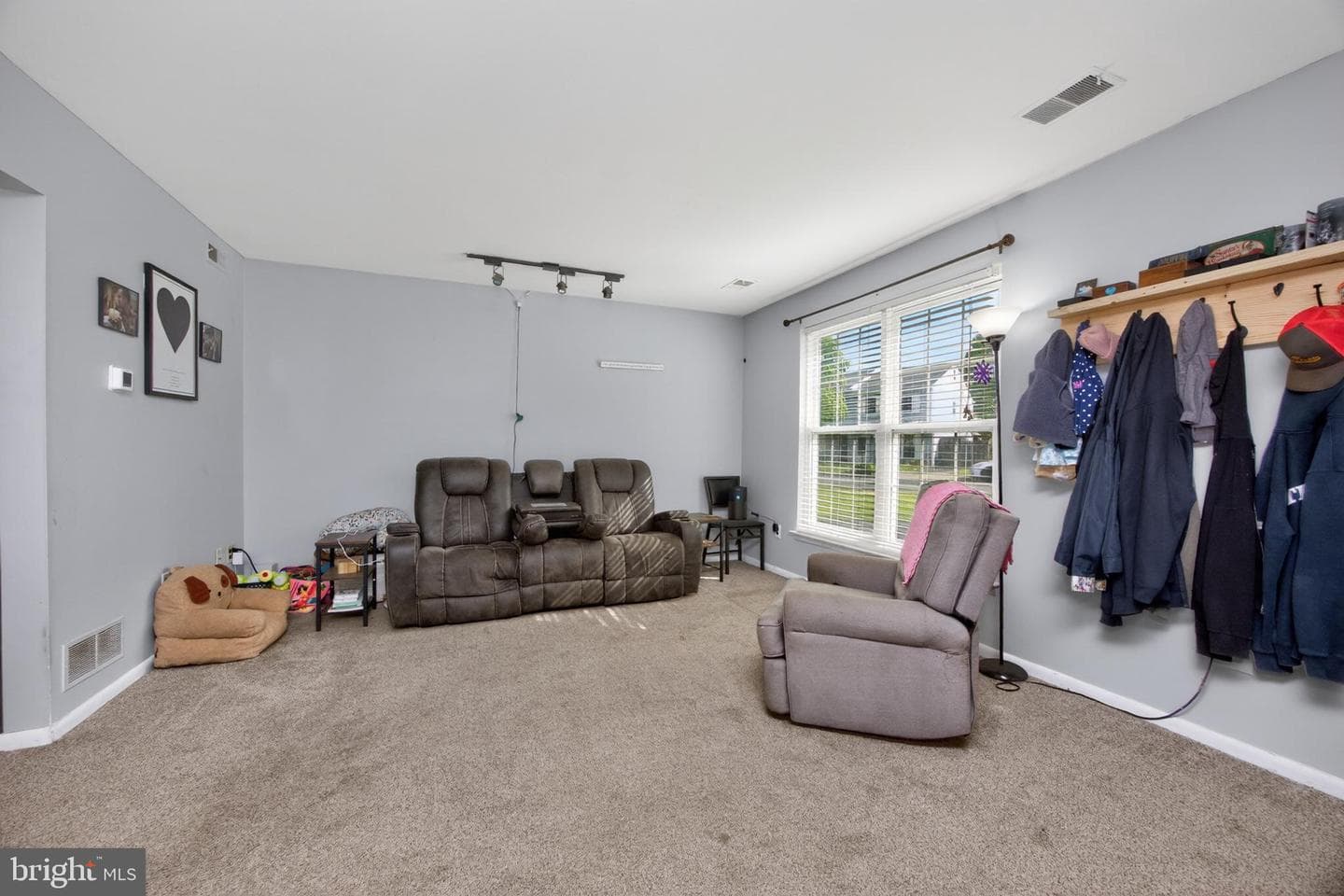 8 Elwood Court photo 13