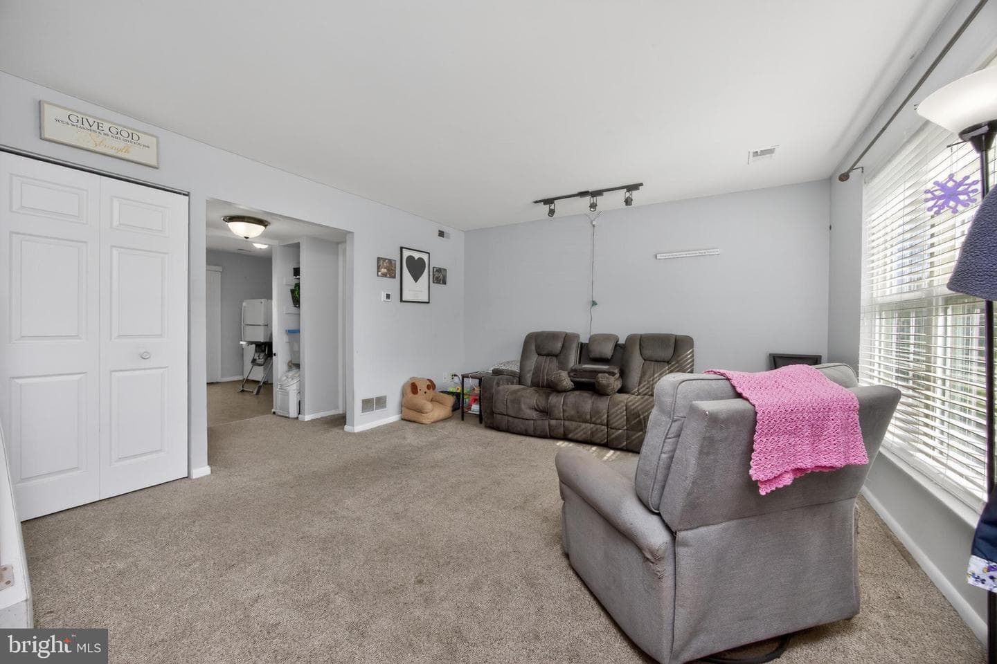 8 Elwood Court photo 14