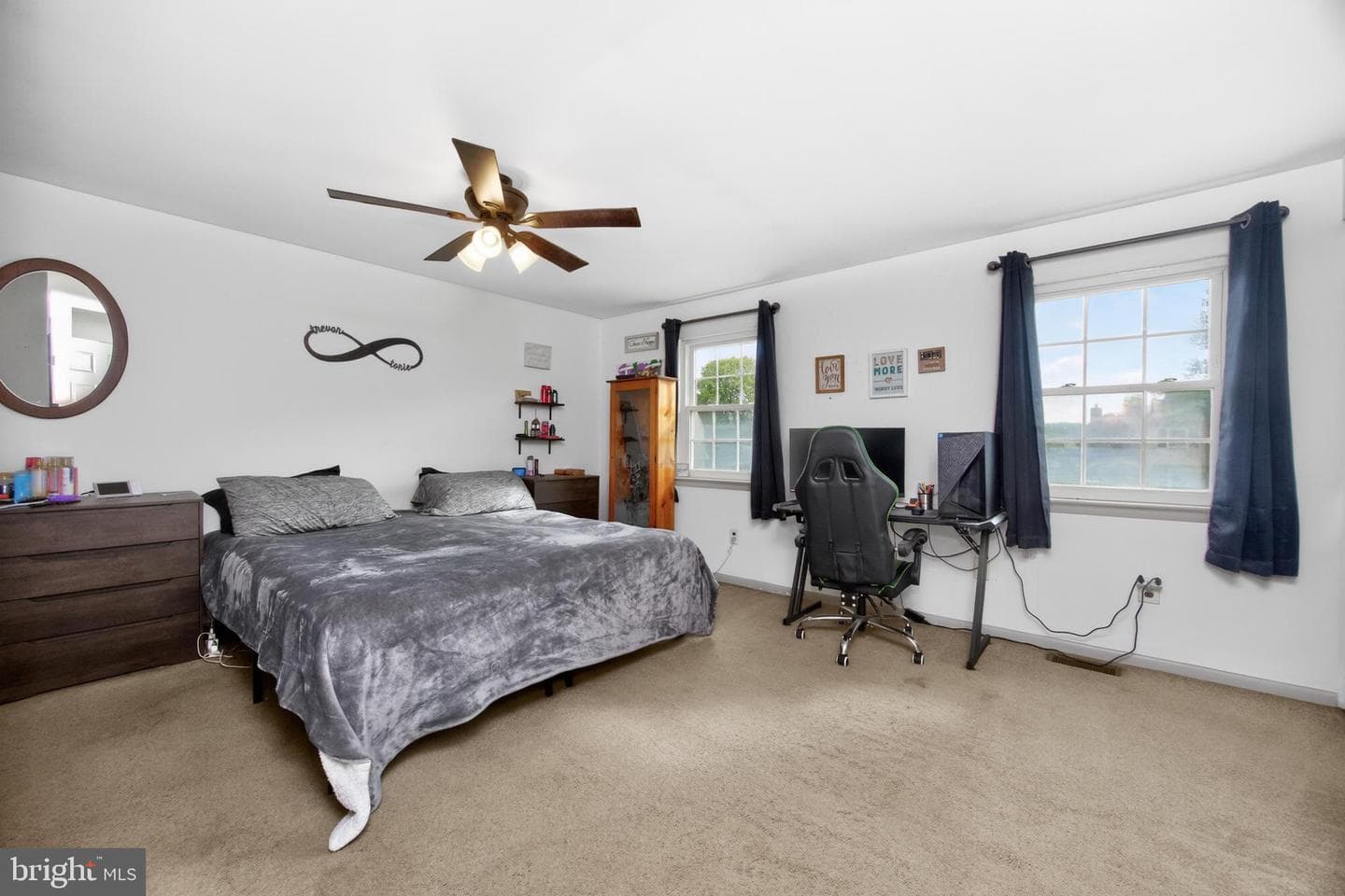 8 Elwood Court photo 15